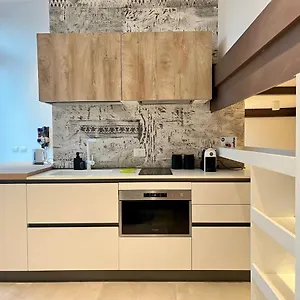 https://egregia-dimora.catania-hotels.net